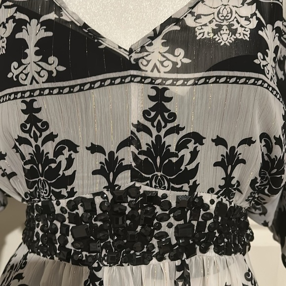 Apostrophe black and white v neck sheer tie waist beaded blouse size L - Picture 2 of 3